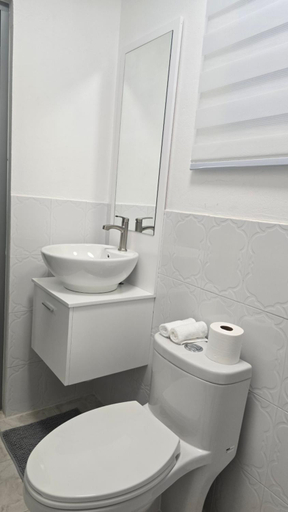 Bathroom 3, Los Roires Beach Apartments