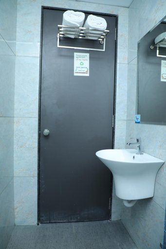 Bathroom 4, Prowell Hotel Apex Hitec City, Hyderabad