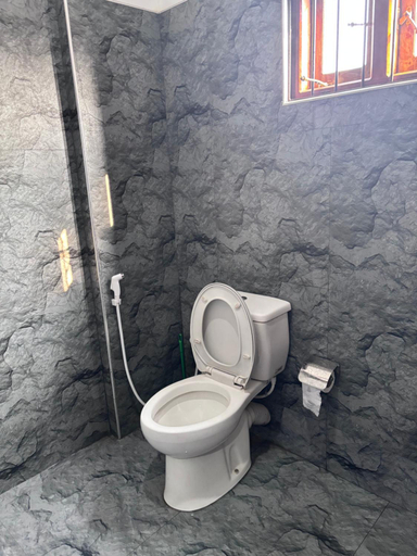 Bathroom 3, The Alexis's Guest House, Negombo