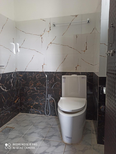 Bathroom, Hotel namo buddha, Narayani