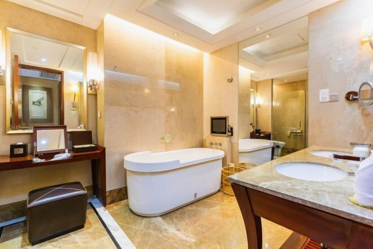 Bathroom 4, Lotin Hot Springs Hotel, Maoming