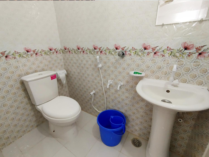 Bathroom 4, Hotel Dhanmondi, Dhaka