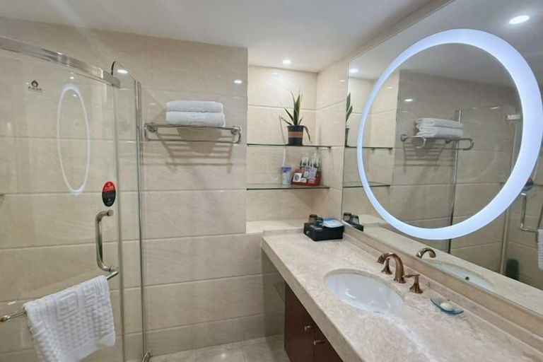 Bathroom 4, Chongfu International Hotel, Xinyang