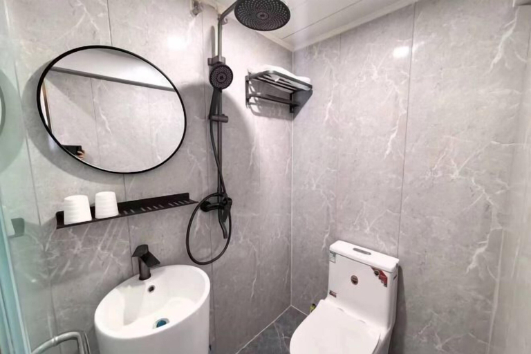 Bathroom 4, Youth Hotel (Beijing Temple of Heaven West Gate), Beijing