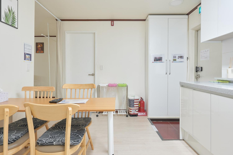 Others 3, Travel Apartment, Yongsan