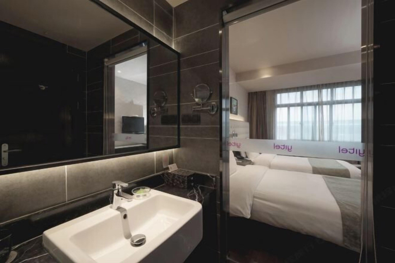 Bathroom 4, Yiju Hotel (Shanghai Chuansha Branch), Shanghai