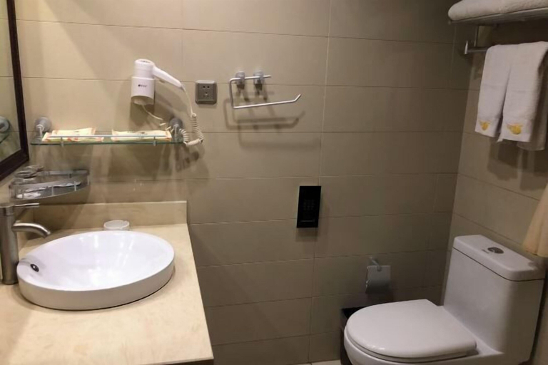 Bathroom 4, Yijia Hotel, Chuxiong Yi