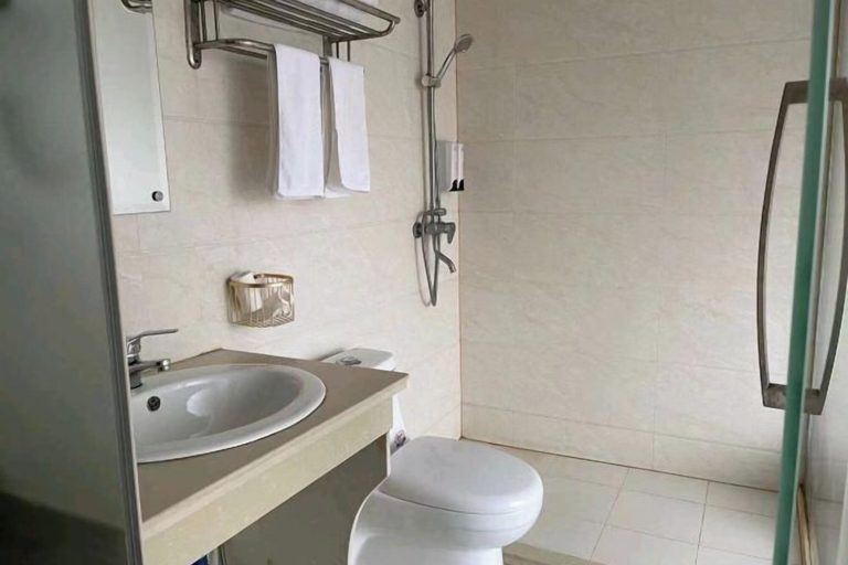 Bathroom 5, Luoshen Hostel, Shanghai