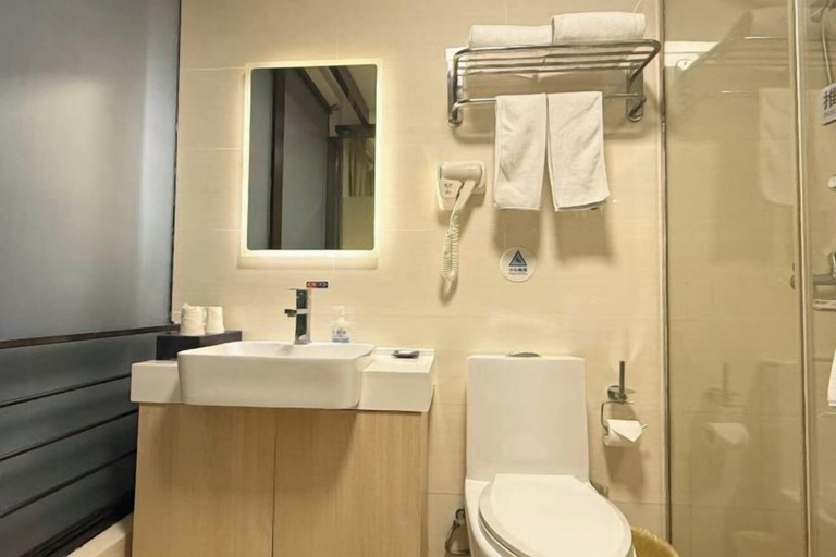 Bathroom 3, lanting Hotel (Shanghai Xuhui Riverside Dapuqiao Branch), Shanghai
