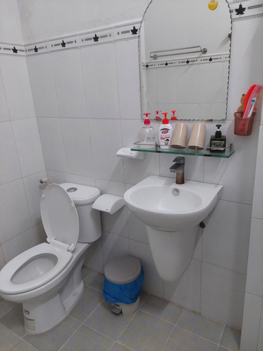 Bathroom, Nha nghi gia re hoi an, Da Nang