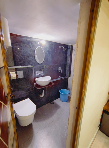 Bathroom 3, Hotel Rudraksh Villa, Varanasi
