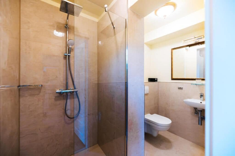 Bathroom 4, Nove Verde, Bremen