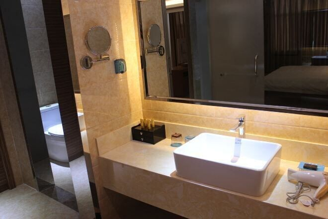 Bathroom 4, Xintianfu International Hotel, Yanbian Korean