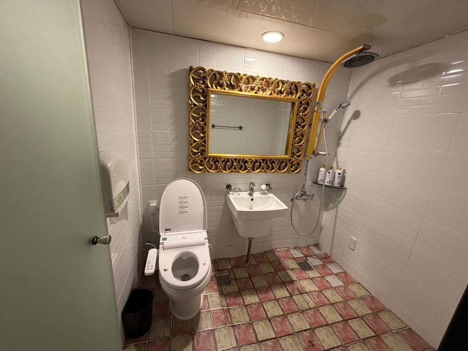 Bathroom 5, Jeonju Sanjeong-dong Moonlight Sound, Jeonju