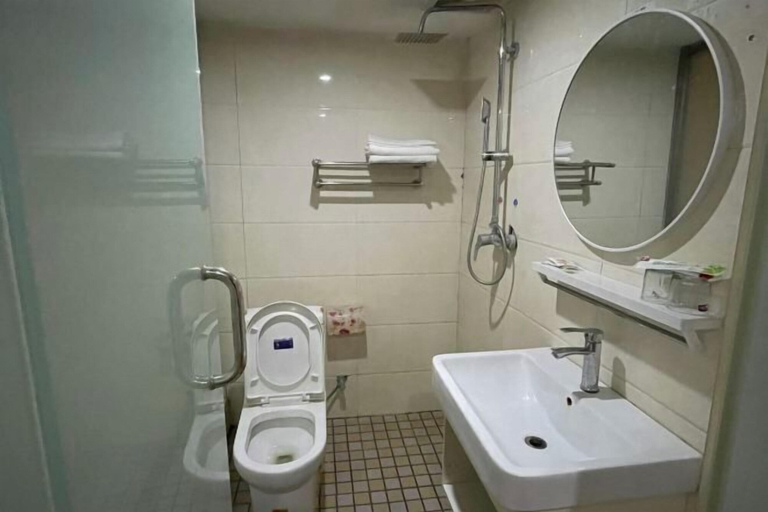 Bathroom 5, Jingang International Hotel, Kaifeng