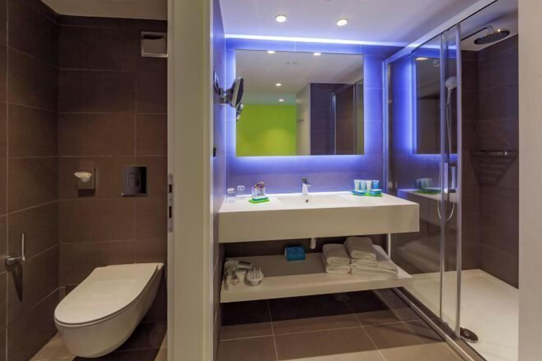 Bathroom 4, Bluesun Mala Berulia, Brela