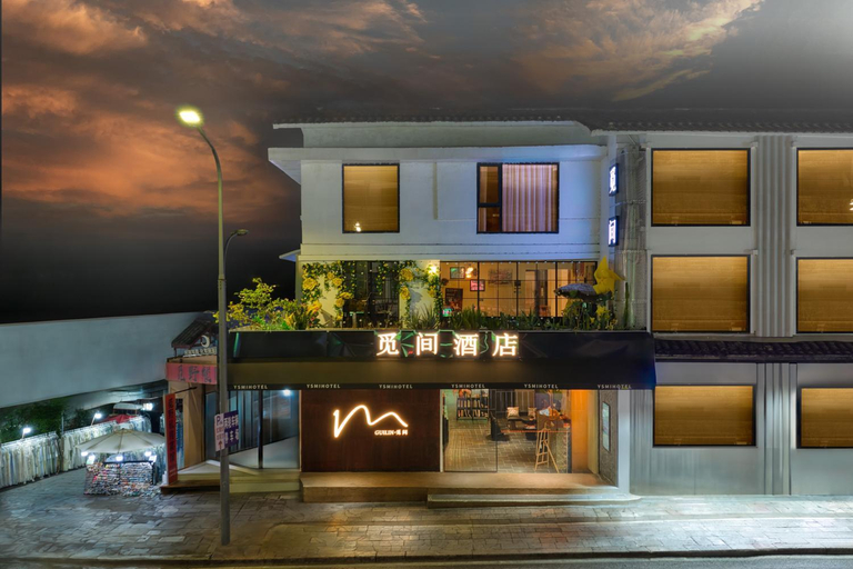 Exterior & Views