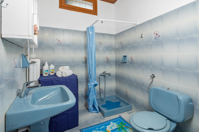 Bathroom, Charming Villa in a traditional village, 3 km from the beach of Agios Gordios, Ionian Islands