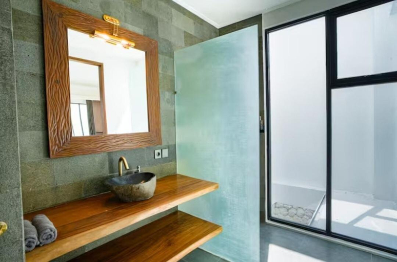 Bathroom 3, 3BR Villa Harmony Heaven Canggu Berawa, Badung
