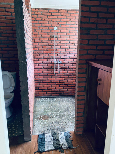Bathroom 2, Munduk Tutub Waterfall View Guest house, Buleleng