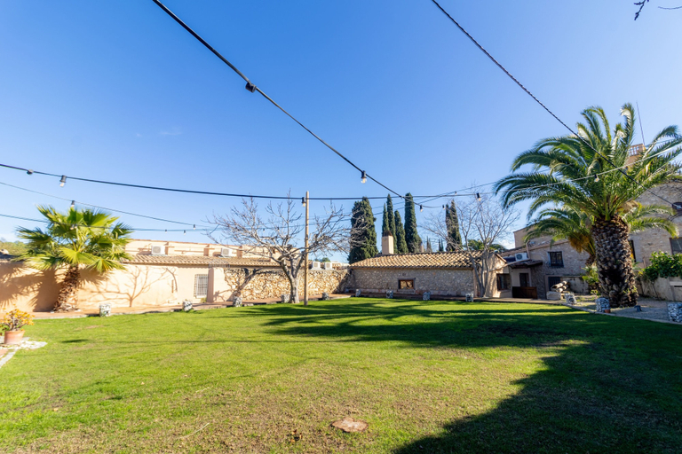 Property grounds, Masia Notari Casabona, Barcelona