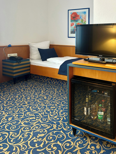 Bedroom 5, Hotel Am Kurpark Bad Salzelmen, Salzlandkreis