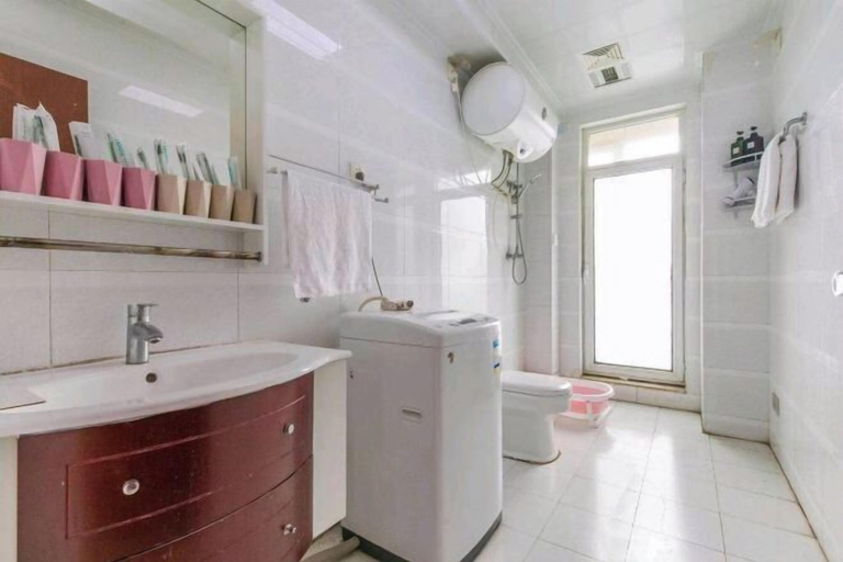 Bathroom 3, Qingdao Golden Beach Hainiu Seaside Apartment, Qingdao