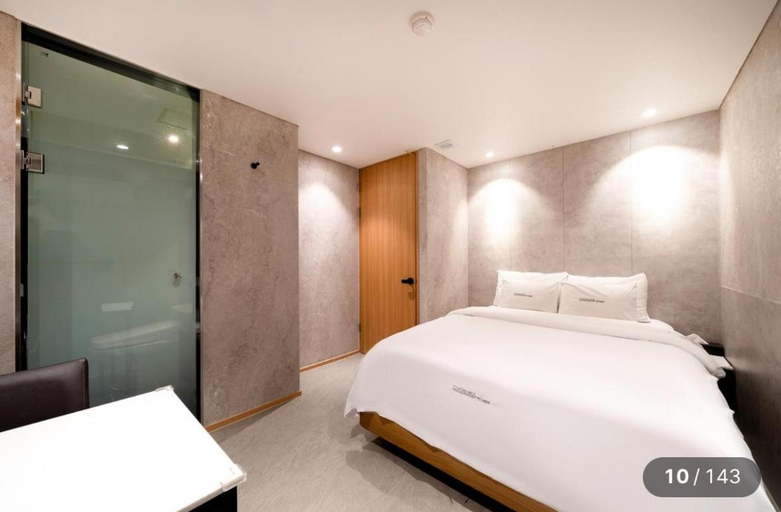 Others 4, Motel Cookie, Songpa