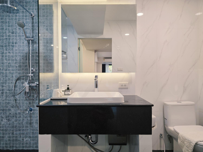 Bathroom 3, The Sila Suites - Intrawarorot, Muang Chiang Mai