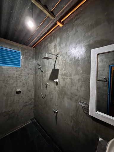 Bathroom 5, Hostel by Sri villa polwatta, Weligama