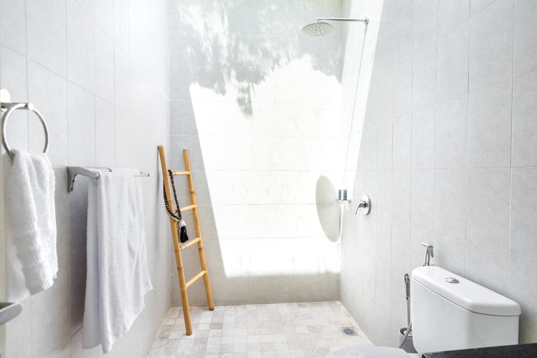 Bathroom 3, Villa Waterlily A Sanur, Denpasar