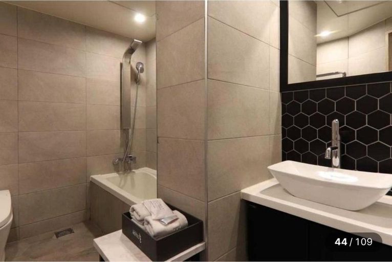 Bathroom 3, Jeonju Neul Hotel, Jeonju