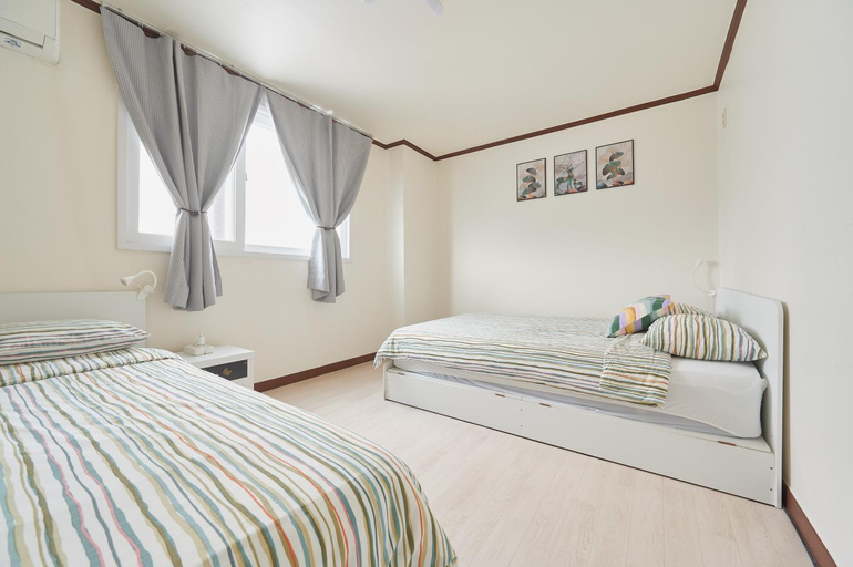 Bedroom 1, Travel Apartment, Yongsan
