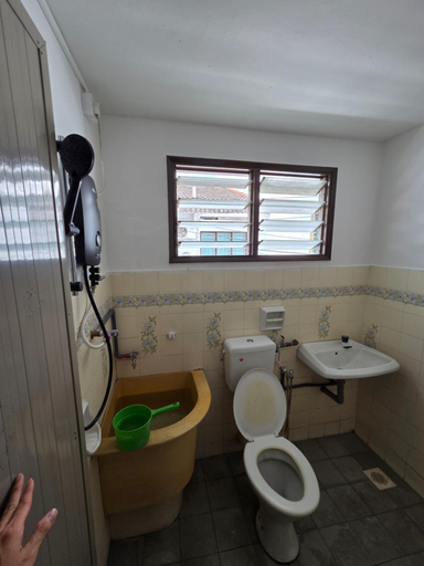 Bathroom 5, Ipoh Stadium Hostel, Kinta