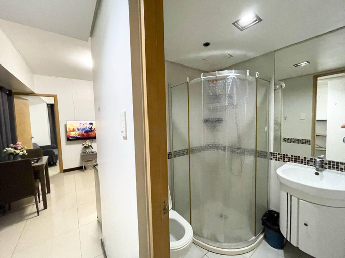 Bathroom 5, Solemare parksuites tower C, Parañaque