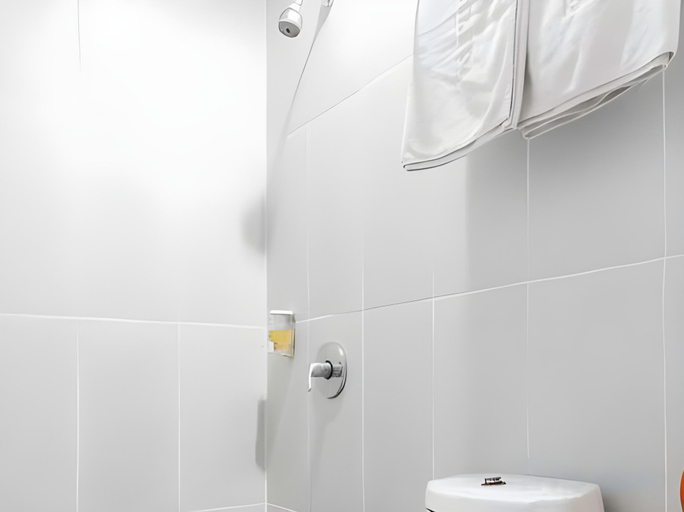 bathroom 7