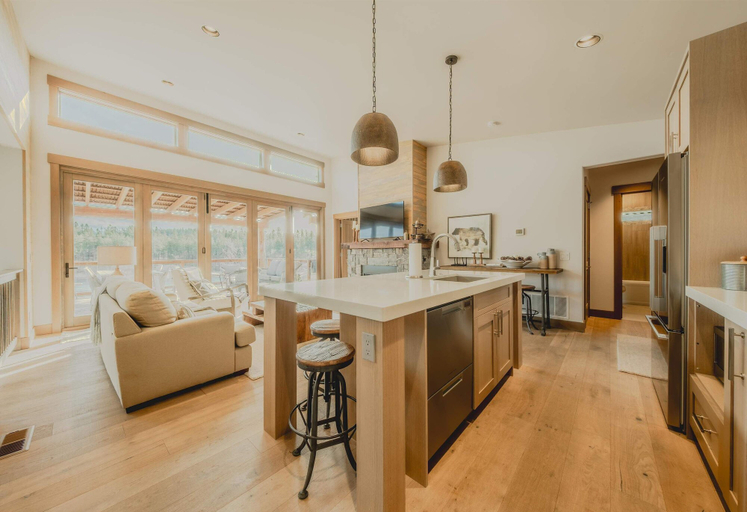 Private kitchen 3, Wilderness Club Home Hot Tub 18th Hole Views, Lincoln