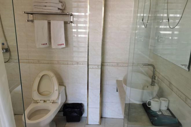 Bathroom 4, Xiaohonglou Hotel, Luohe, Qiqihar