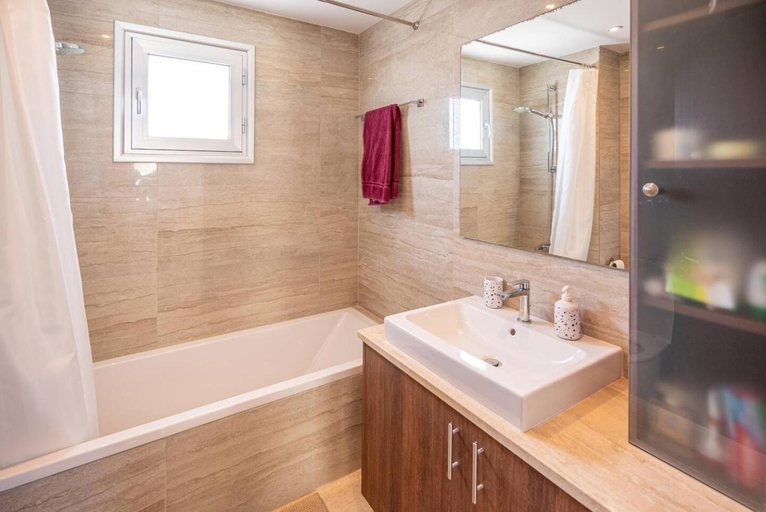 Bathroom 4, Hubstay - Blue Harmony Villa in Protaras - 5 min Walk to the Beach
