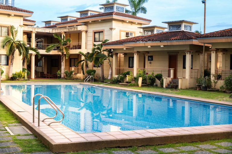 Swimming pool [outdoor], San Fernando Houses, San Fernando City