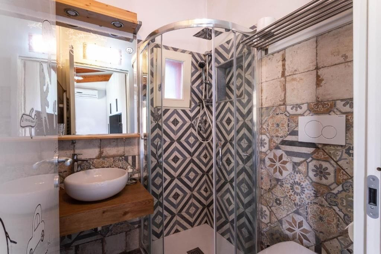 Bathroom, Maison belle epoque, Oristano