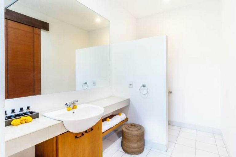 Bathroom, The Asraya Villa Sanur by Nakula, Denpasar