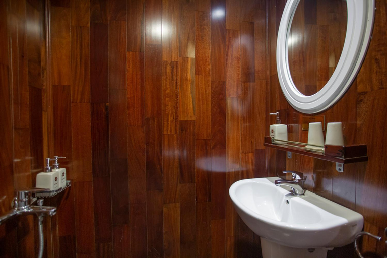 Bathroom 3, Le Journey Premium Cruise Ha Long, Hạ Long