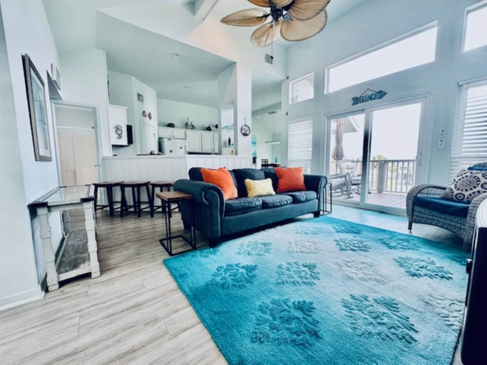 Living area 5, Shipwrecked Getaway For 6, Galveston