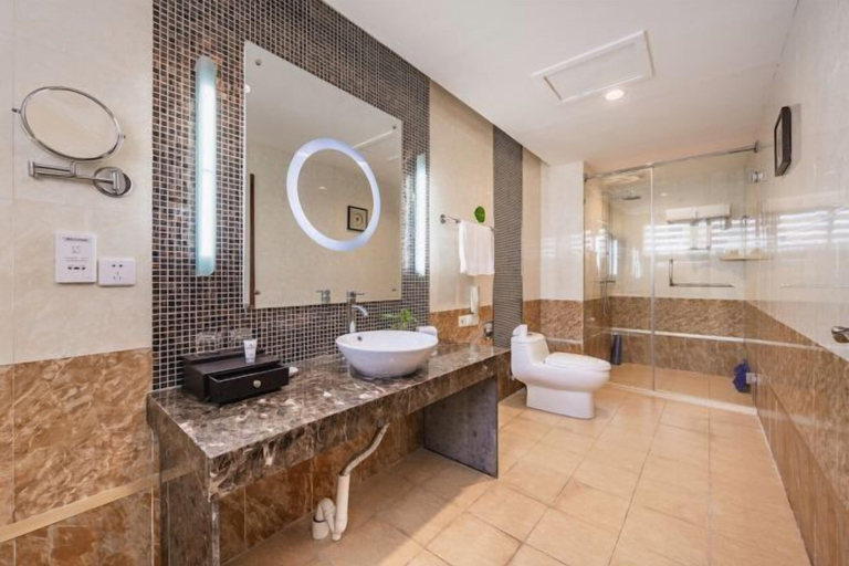 Bathroom 3, Guangcheng Hotel, Pingliang
