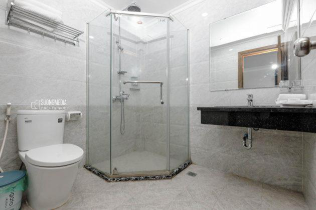 Bathroom 5, Hung Anh Hotel, Hạ Long