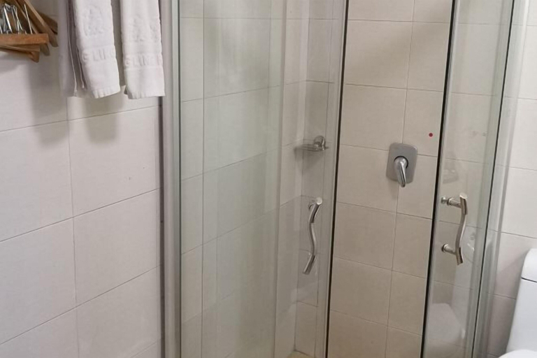 Bathroom 3, Longling Hotel, Baoshan