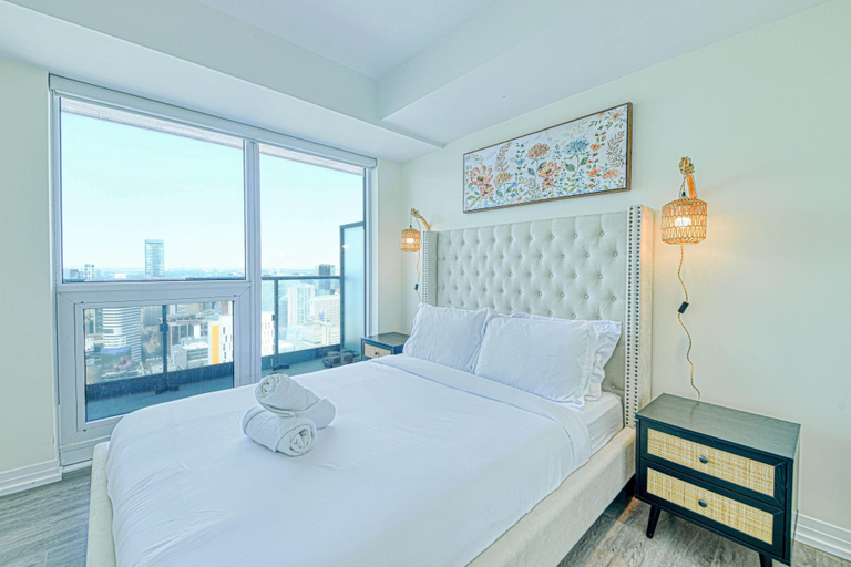 Room 3, The Coreline Suites – Downtown Toronto, Toronto