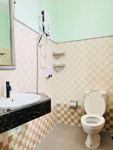 Bathroom 2, Por Chey Residence, Svay Pao