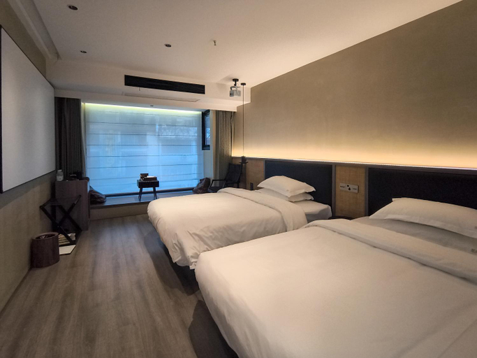 Bedroom 2, Yangshuo Mijian Hotel, Guilin
